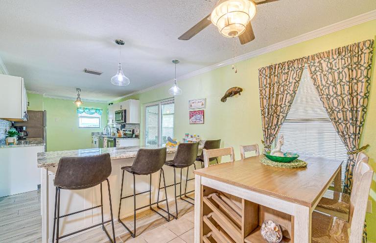 Waterfront Hernando Beach Home w/ Dock & Hot Tub! - Bed and Breakfast Hernando Beach