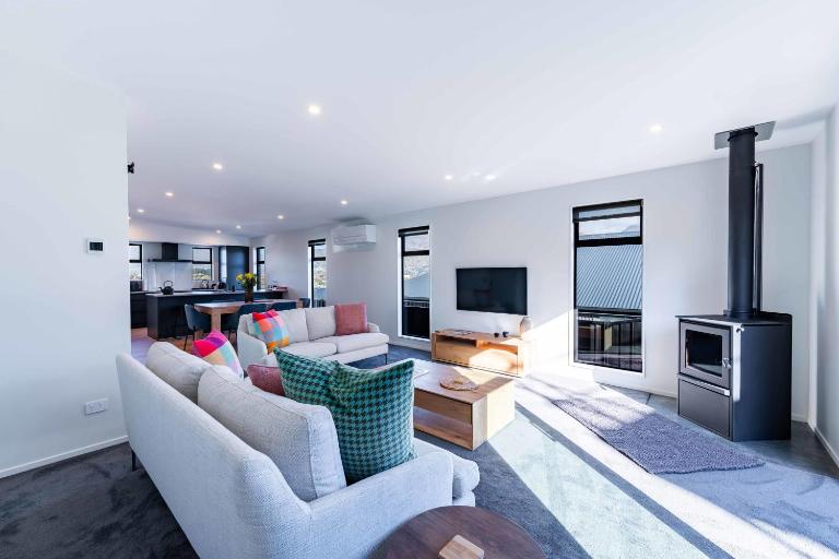 Cosy Kirimoko Escape - B&B Wanaka