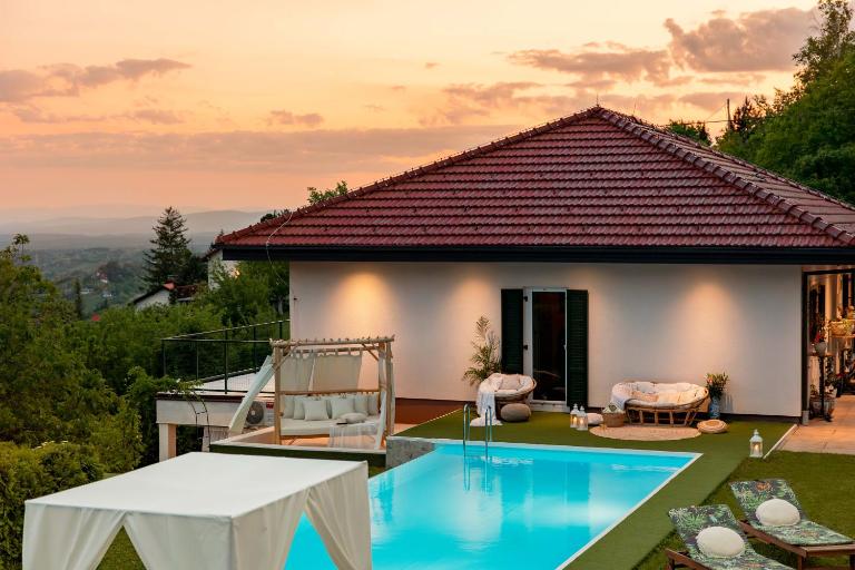 Villa Plešivica view - Infinity Pool & Private Spa - Chambres d'hôtes Plešivica