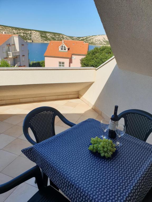 Mansardno stanovanje-Apartmani Katja - Chambres d'hôtes Stara Novalja