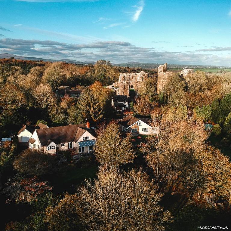 Escape to Pembrokeshire - charming spacious cottage - B&B Narberth