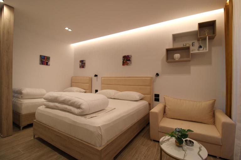 Reni Risi Deluxe Studio - Chambres d'hôtes Saranda