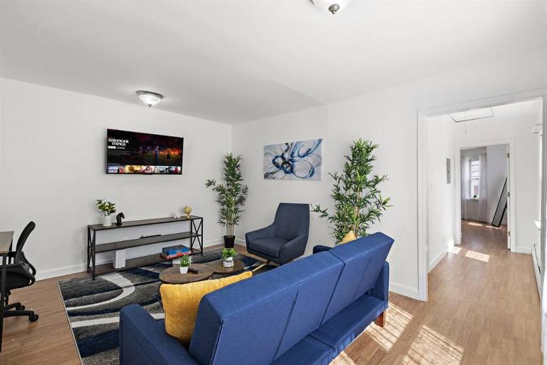 Comfy Cozy retreat - NYC & NWK w free parking - Ferienwohnung Bayonne