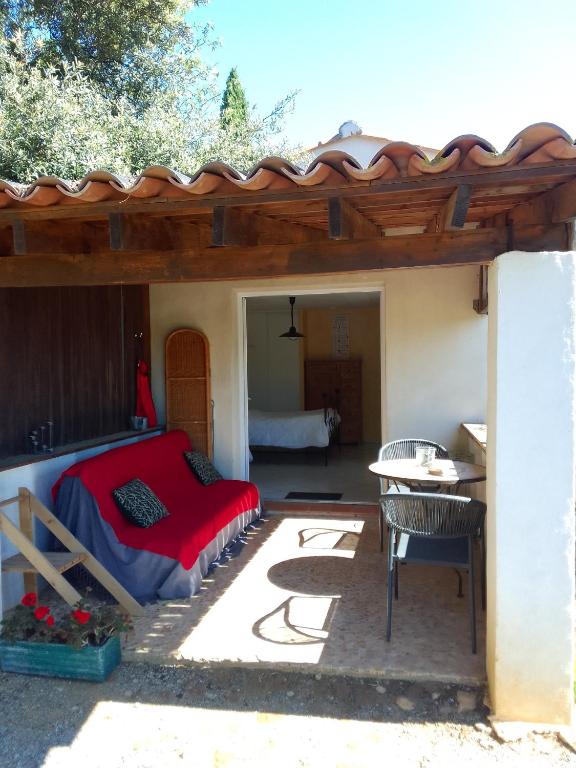 Gite de l'Etang proche des Grands Buffets - B&B Narbonne