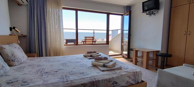 Anchors Guest House - Bed and Breakfast Sozopol