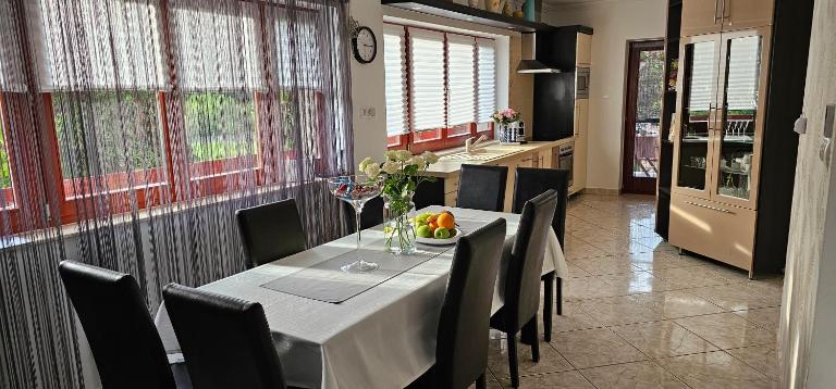 Nyirjes Vendégház - B&B Balassagyarmat
