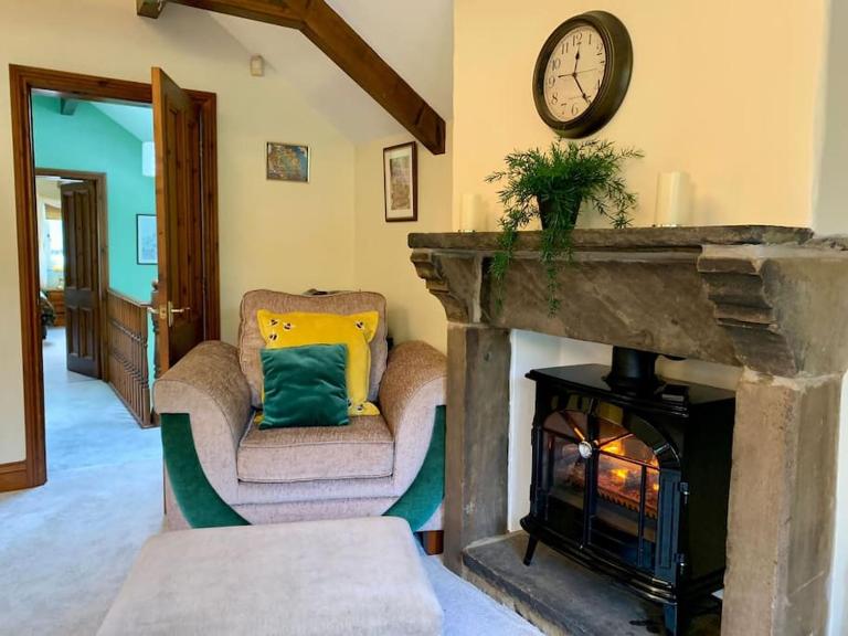 Bronte Stables - Cozy period house with parking and walled garden - B&B Thornton