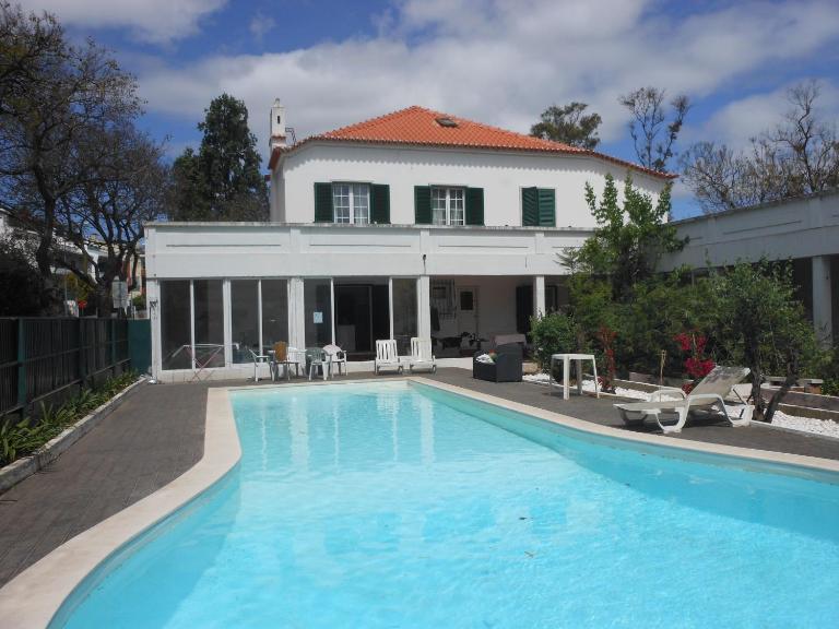 Beach Villa w Private Pool Lisbon & Cascais Oasis - Chambres d'hôtes Oeiras