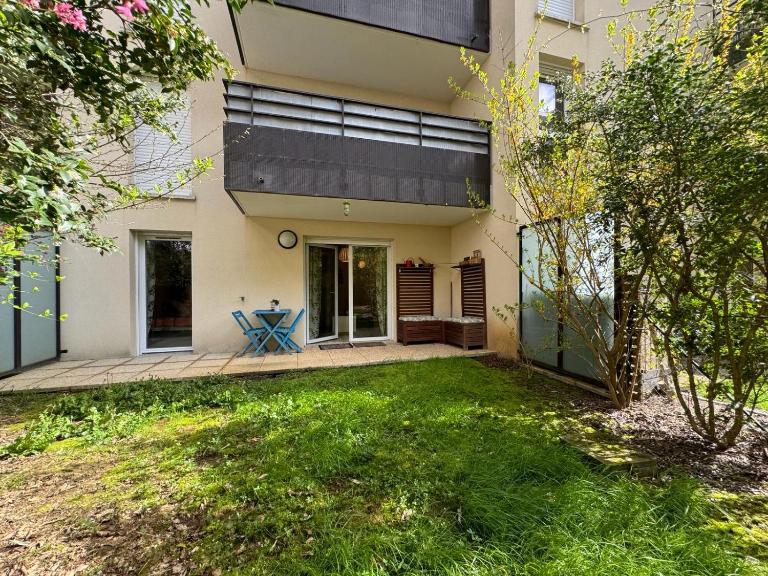 L'é-crin, appartement deux pièces avec jardin - B&B Rambouillet