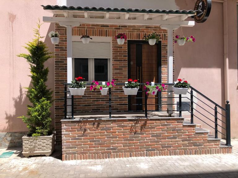 Rent Room 5 Rolandi Apartaments - B&B Pogradec