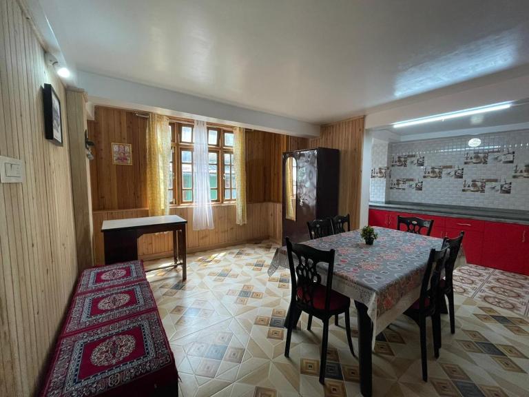 Mountain Manor Homestay - B&B Dārjiling
