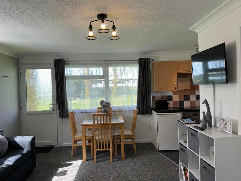 62 M&T Chalets , 2 bed detached chalet Florida holiday park Hemsby - B&B Hemsby