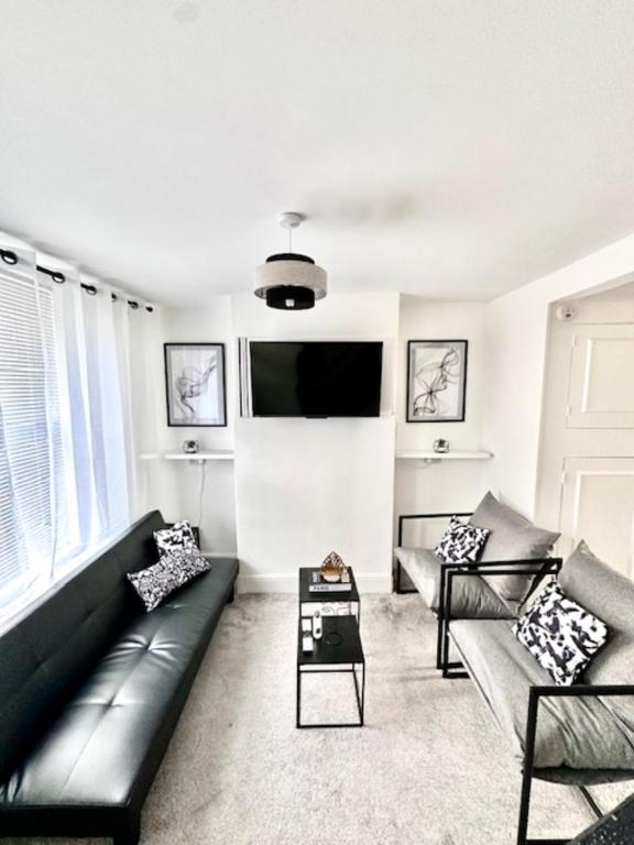 Gillingham 4 bed Guest House - B&B Gillingham