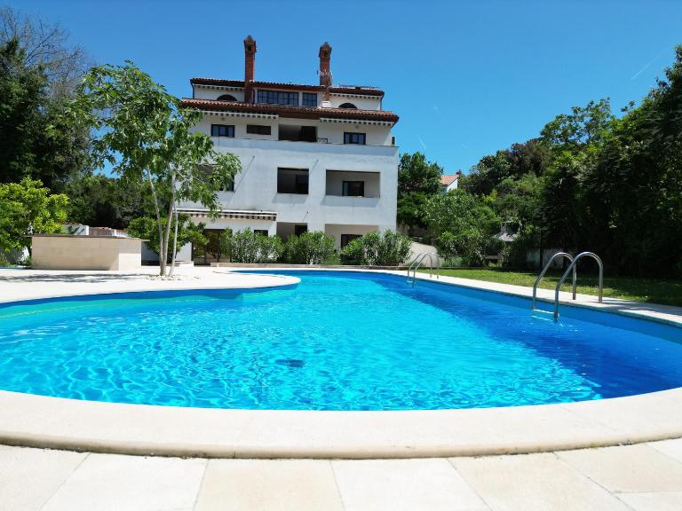 Green House Villa with Pool - B&B Banjole