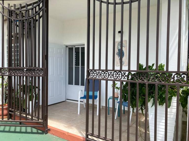 The Brisas' House-3 beds, 6pp. sunny, quiet - Bed and Breakfast San Juan