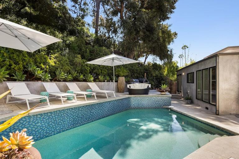Beverly Hills Canyon Villa by Stay Awhile Villas - B&B Los Angeles