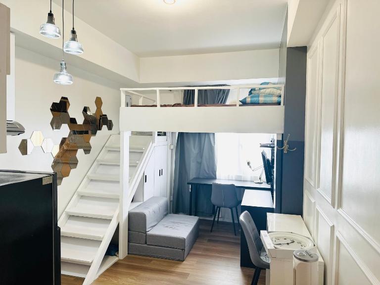 "Stylish Loft Condo with High-Speed WiFi at Avida Towers" - B&B Davao