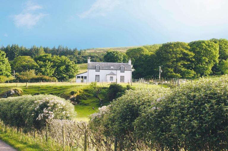 Rural Farmhouse on Kintyre, West Coast hidden gem - Ferienwohnung Kildalloig