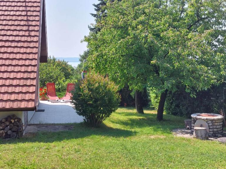Mandulás nyaraló - B&B Zánka