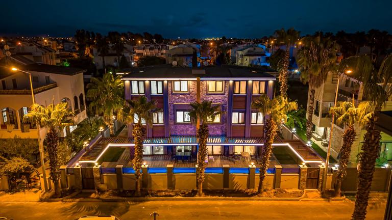 NEAR BY THE LAND OF LEGENDs , PRİVATE POOL WİTH JAKUZZİ VİLLA EUPHORİA - B&B Belek