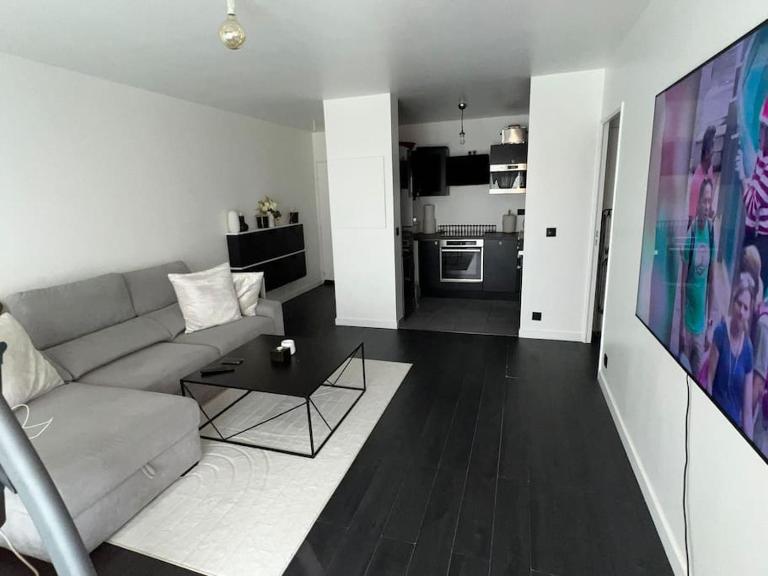 Superbe T2, Paris, Stade de France, WIFI, Parking - B&B Saint-Denis