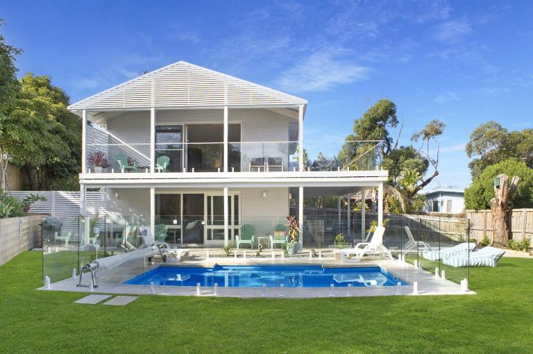 Riverview Retreat - Pool - Sleeps 8 By HostyCo - Bed and Breakfast Ocean Grove
