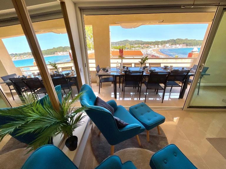 Appartement Luxueux "L'Azur"- by Résidence La Fontaine - B&B La Seyne-sur-Mer