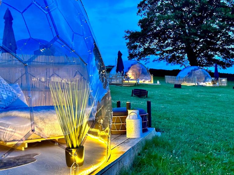 Deerstone Glamping-Boulsworth Hill Dome Hot tub - B&B Earby