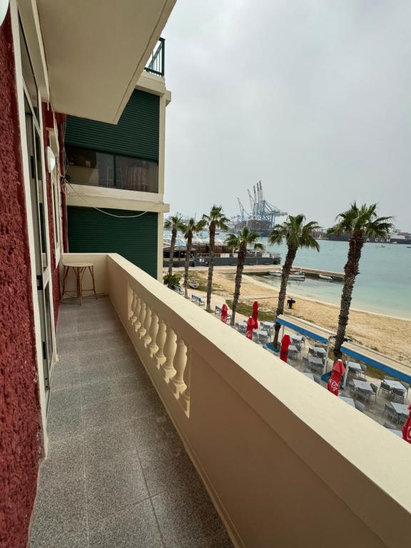 Beach Front Apartment - Ferienwohnung Birzebbuga