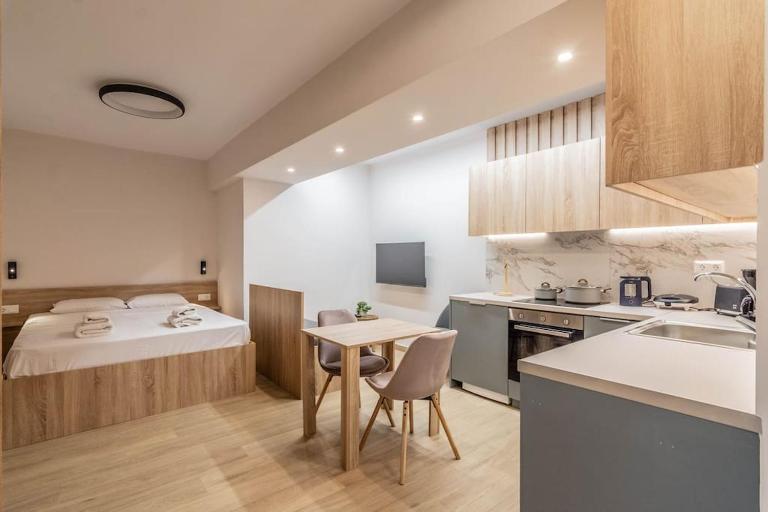 Quiet Studio With Free Parking - B&B Atenas