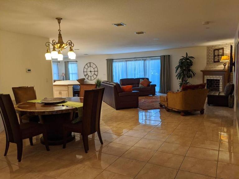 Spacious House in Fort Lauderdale - Minutes from Beach - B&B Fort Lauderdale