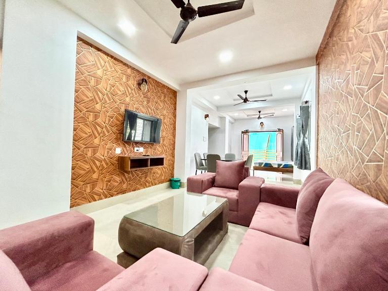 Yepplo Service Apartments - KOLKATA - Private Kitchen & Daily Housekeeping Service - Bed and Breakfast Calcutta