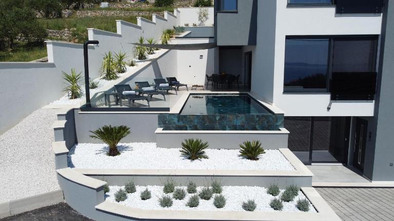 Spectacular villa X with heated pool overlooking Split and sea - B&B Podstrana