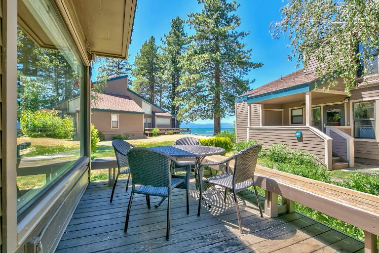 Lakeland Village #603 Lakeview - See & Ski Tahoe-Steps to Lake - B&B South Lake Tahoe