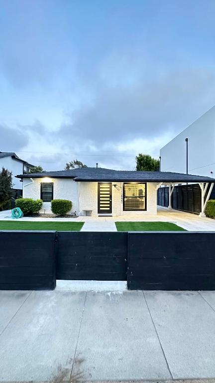 Modern 2BR Stylish & Cozy Unit - Bed and Breakfast Los Angeles