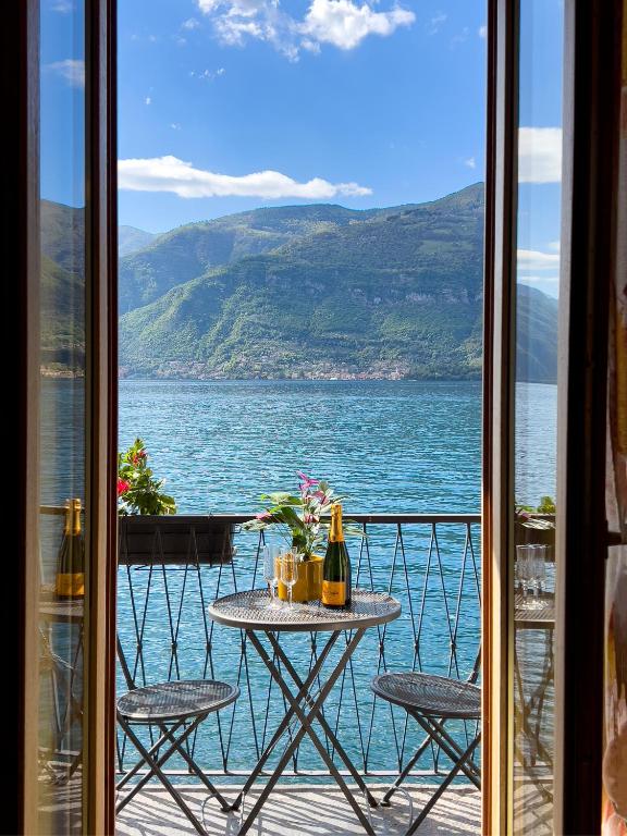 Appartamento Try on Lake Como with Balcony - B&B Lezzeno
