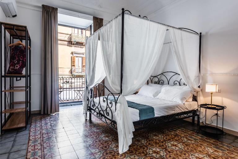 Casa Kyuka: History & Modernity - Bed and Breakfast Catania