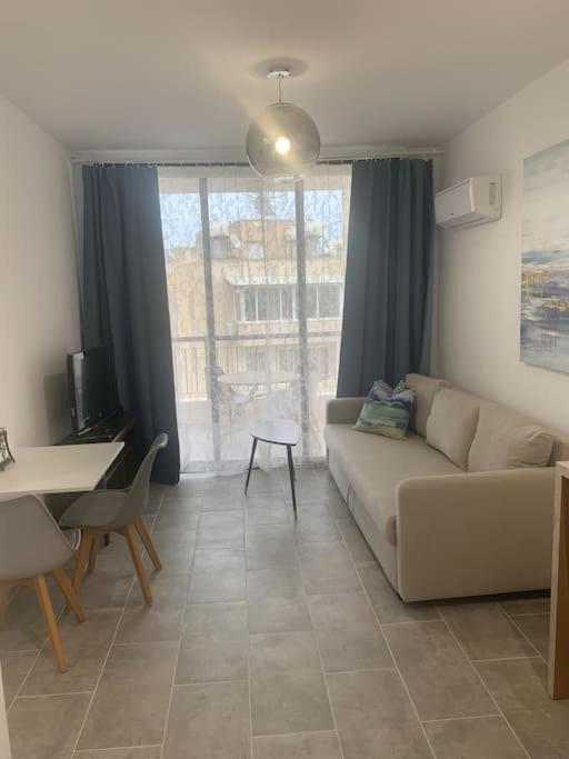 Antonia Sea View Suite - B&B Larnaka