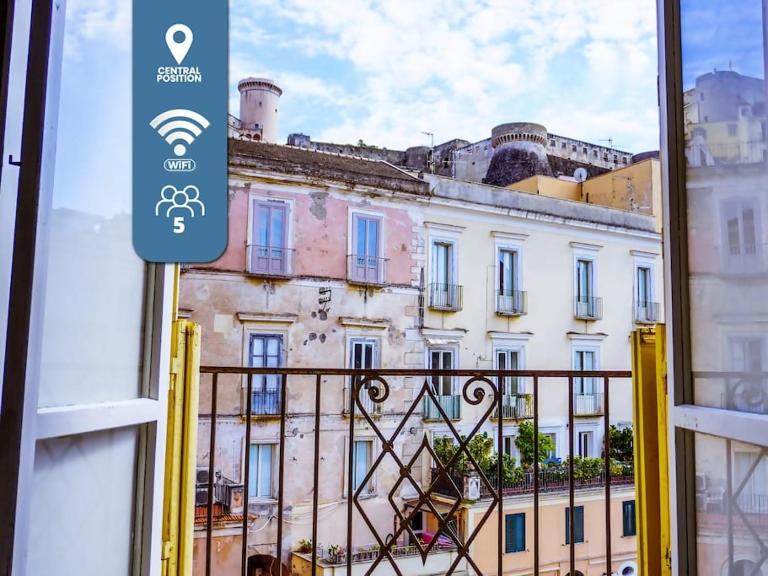 Storico Palazzo di Gaeta con abbonamento auto - B&B Gaeta