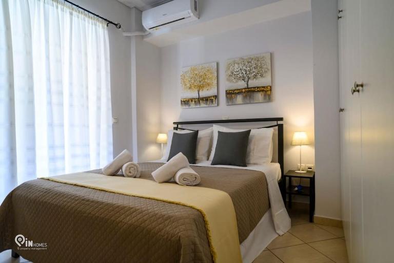 Thyme Out - Modern Apartment in Egaleo-Athens - Bed and Breakfast Athene