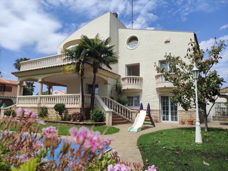 Villa Papa Luna especial familias numerosas - B&B Benicarló