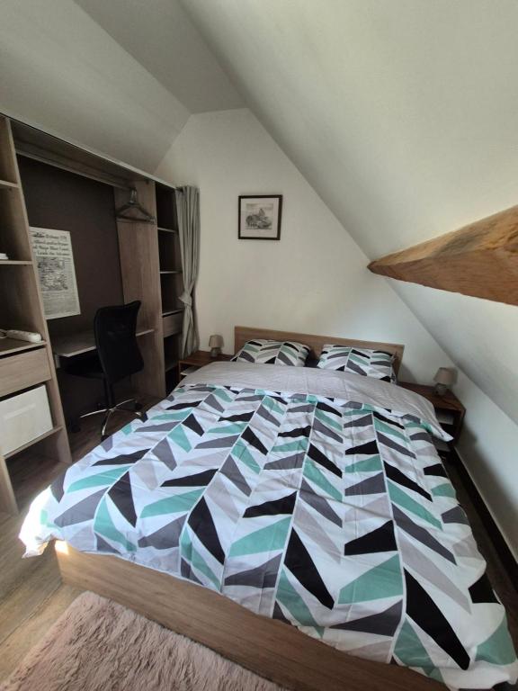 chambre indépendante chez l'habitant plein centre de Sainte Mère église - Chambres d'hôtes Sainte-Mère-Église