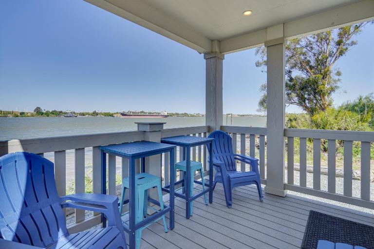 Riverfront Isleton Cottage < 1 Mi to Rio Vista! - B&B Isleton