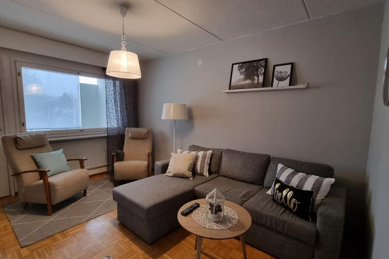 Viihtyisä saunallinen kolmio keskustan läheisyydessä - B&B Kokkola