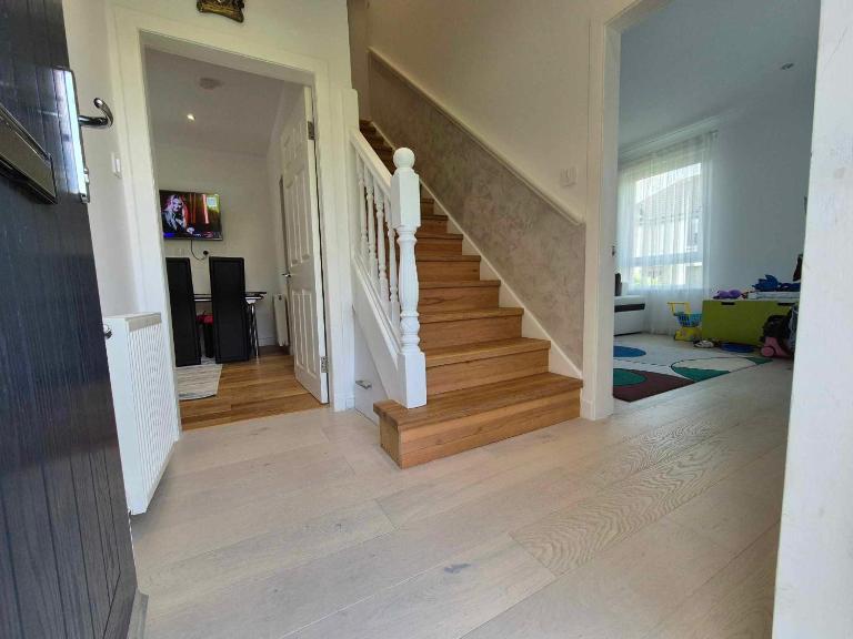 Lovely house with private parking! Glasgow! - B&B Glasgow