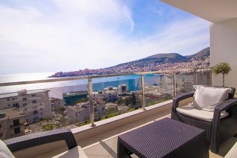 Modern Central Seaview Apartment Saranda - B&B Santi Quaranta