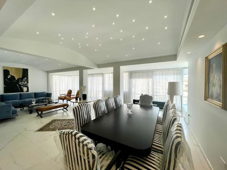 Penthouse Luxury Apartment - B&B Nicosia