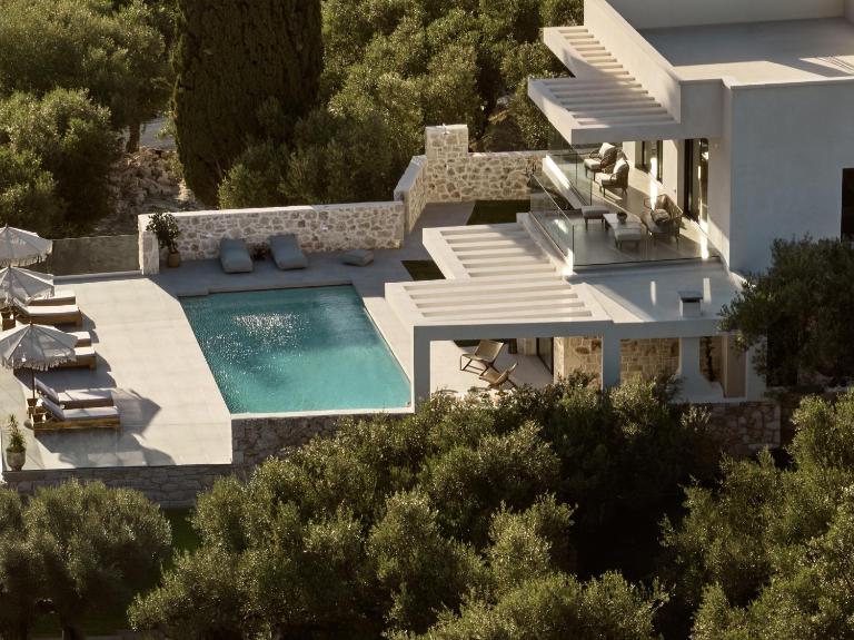 Armela Villa, with Pool & Captivating Views, By ThinkVilla - Bed and Breakfast Kalipádhon