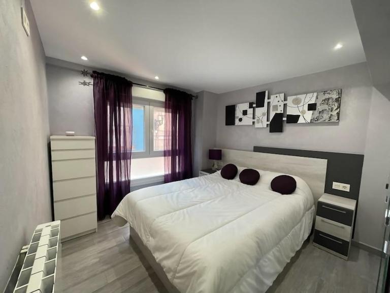 Arostegi central , apto renovado en pleno centro. - B&B Bermeo