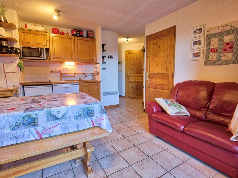 Appartement cosy 4 personnes avec WIFI et parking au pied des pistes - FR-1-505-5 - Chambres d'hôtes Notre-Dame-de-Bellecombe